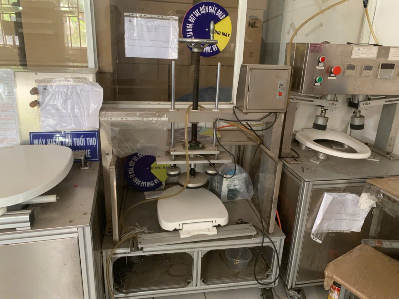Durability testing machine